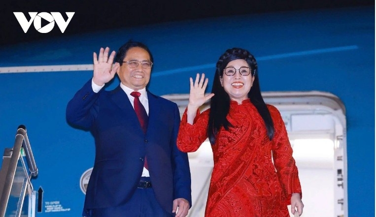 PM Chinh leaves Hanoi for official visit to Malaysia, ASEAN Summit